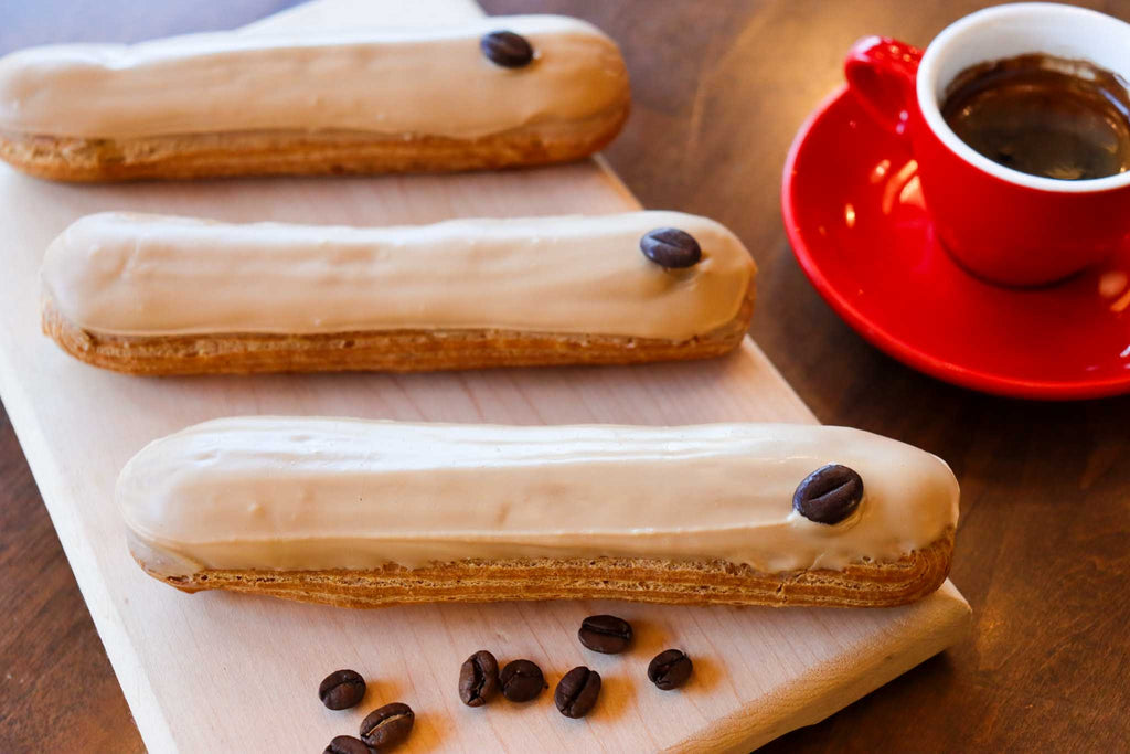 éclair au café, pâtisserie française